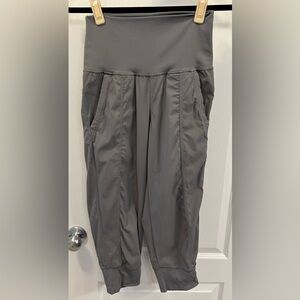Lululemon Size 4 dance studio crop pant